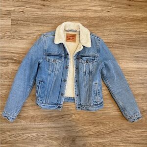 Levi's Light Blue Denim Jacket with Cream Sherpa